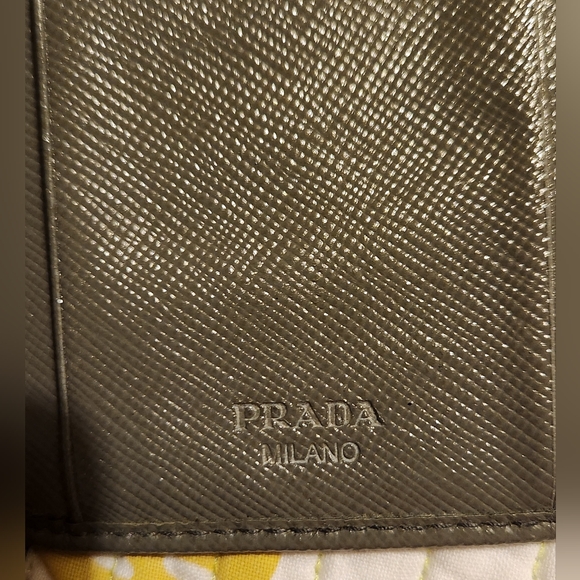 Prada Key Case Saffiano Leather Embossed 6 Keyed Case - Picture 12 of 15